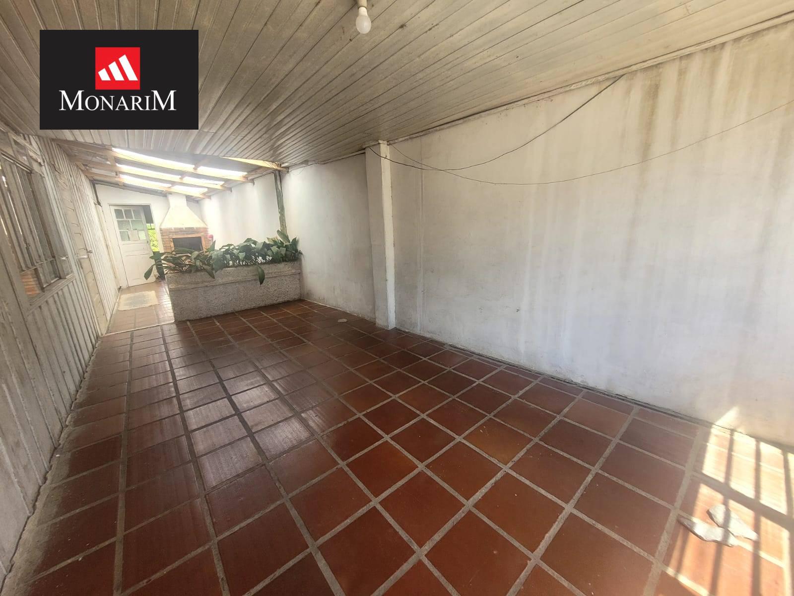 Casa 3 quartos no bairro Coral