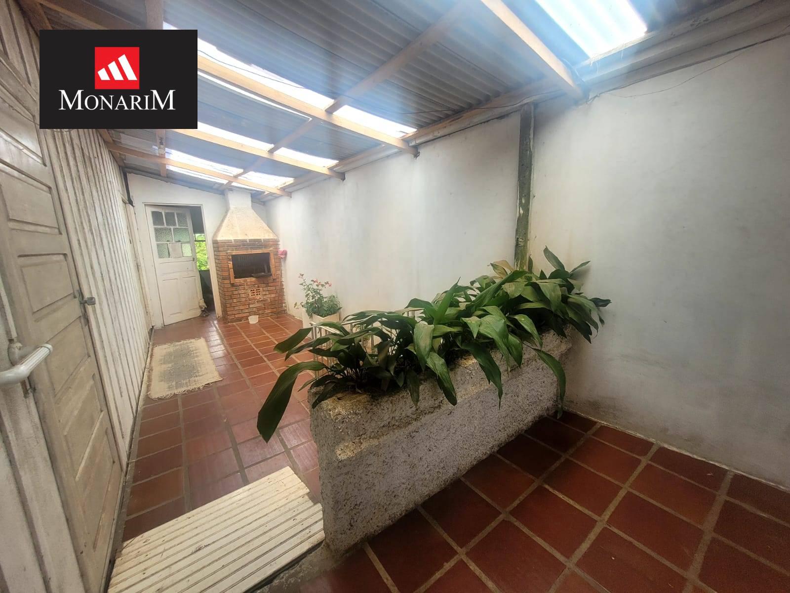 Casa 3 quartos no bairro Coral