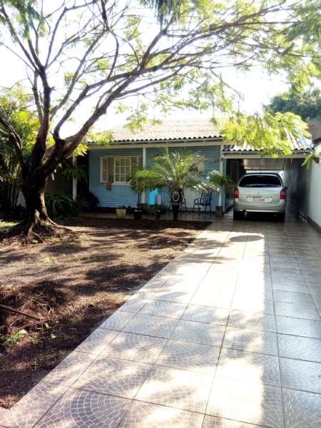Casa 3 dormitórios no bairro Niterói
