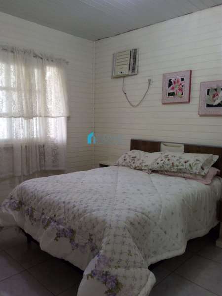 Casa 3 dormitórios no bairro Niterói