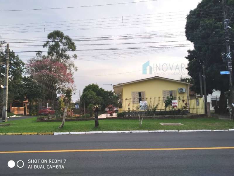 Casa 2 dormitórios no bairro Igara