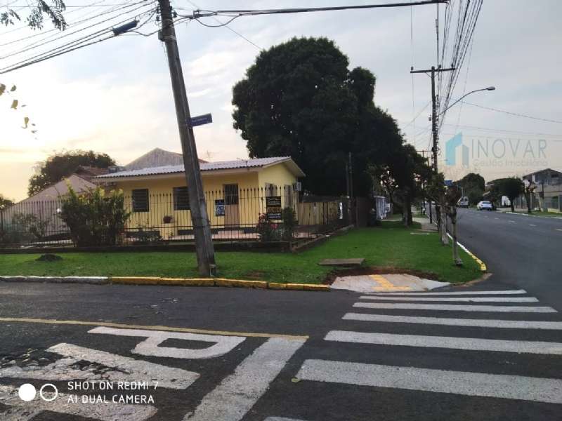 Casa 2 dormitórios no bairro Igara
