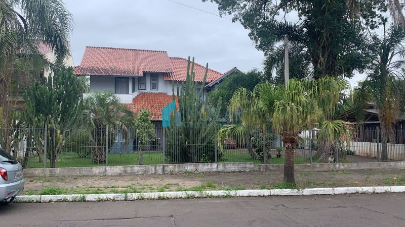 Casa 4 dormitórios no bairro Nossa Senhora das Graças - 