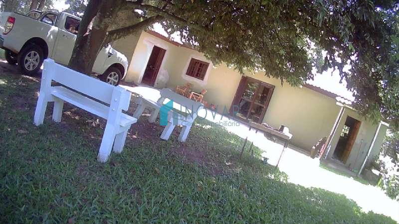 Sítio 3 dormitórios no bairro Caju