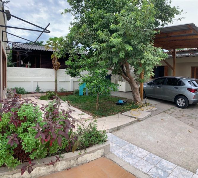 Casa 3 dormitórios no bairro Niterói