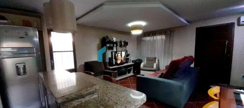 Casa 3 dormitórios no bairro Niterói