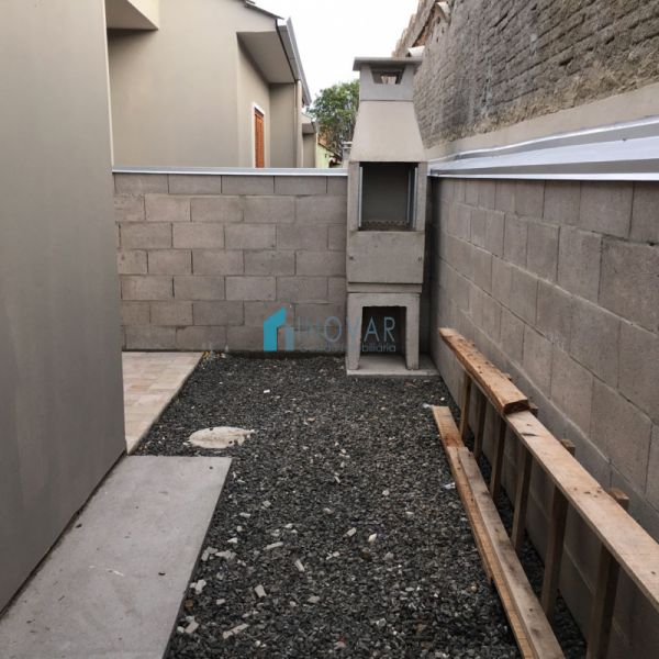 Casa 2 dormitórios no bairro Niterói