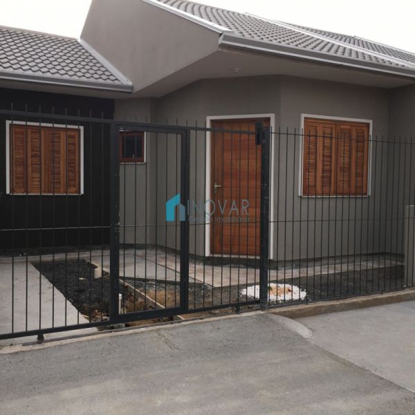 Casa 2 dormitórios no bairro Niterói
