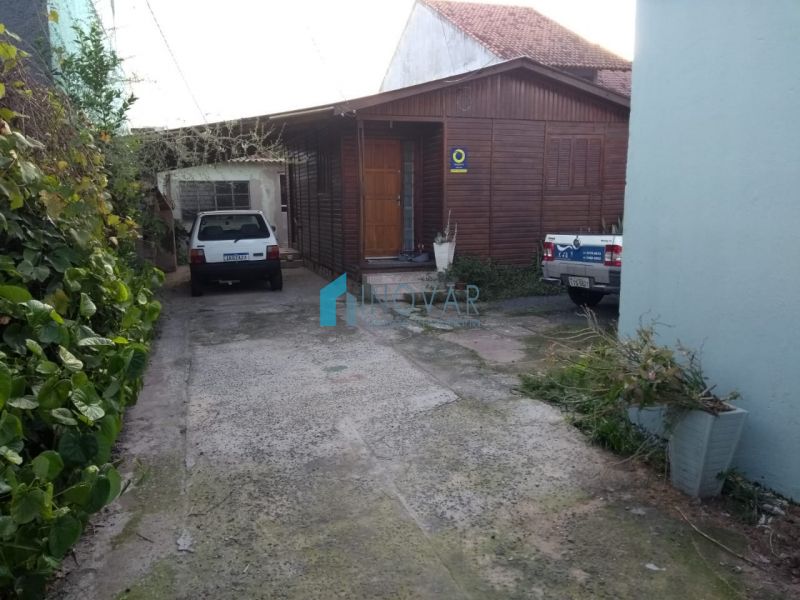 Casa 5 dormitórios no bairro Niterói