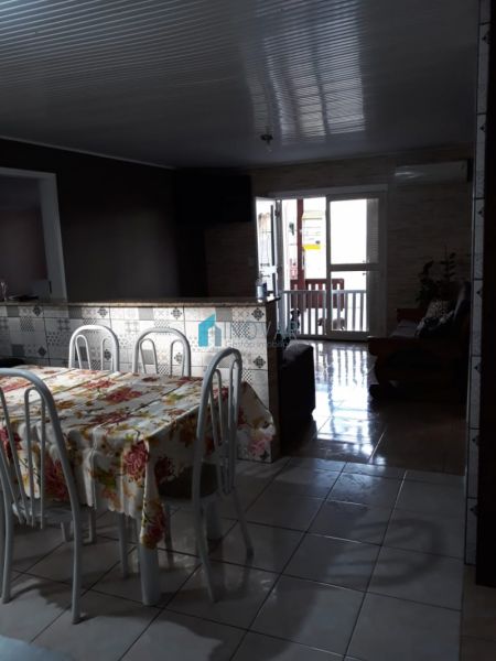 Casa 5 dormitórios no bairro Niterói