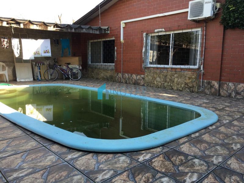 Casa 3 dormitórios no bairro Niterói