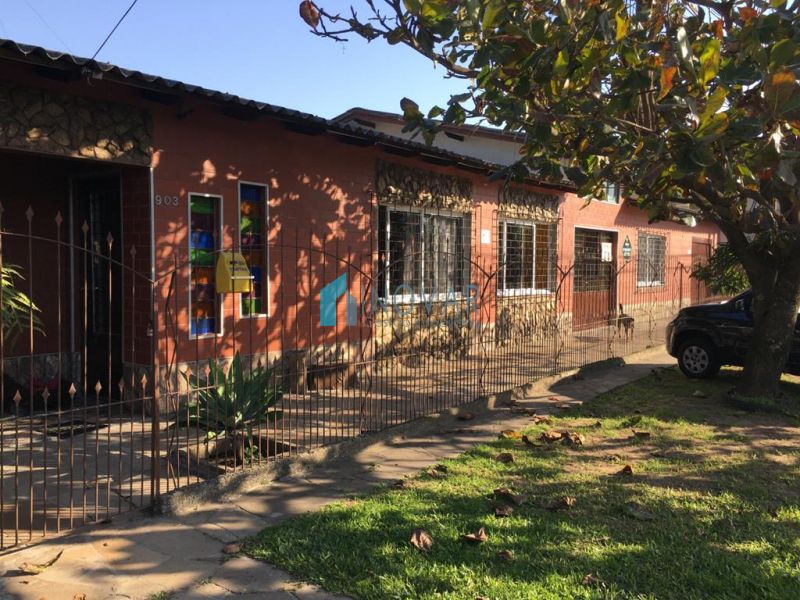 Casa 3 dormitórios no bairro Niterói