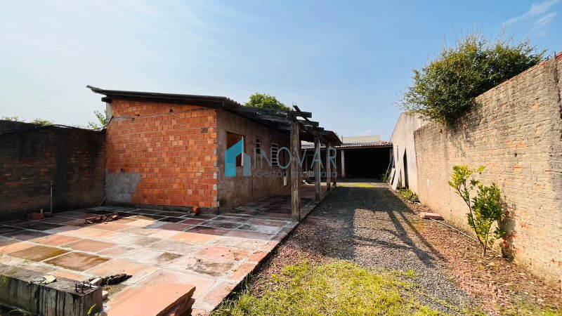 Casa 2 dormitórios no bairro Niterói