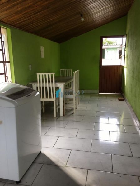 Casa 2 dormitórios no bairro Niterói - 