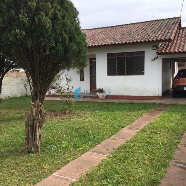 Casa 2 dormitórios no bairro Niterói