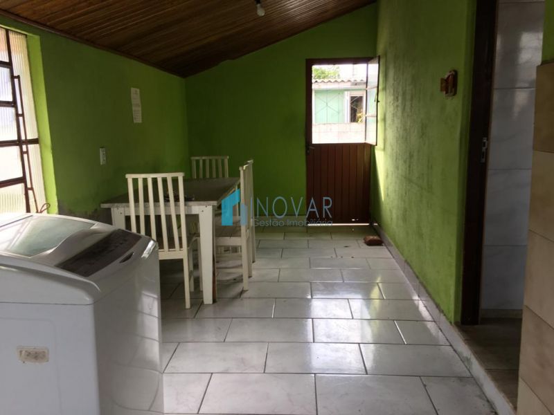 Casa 2 dormitórios no bairro Niterói
