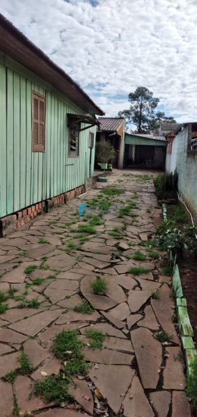 Casa 2 dormitórios no bairro Niterói