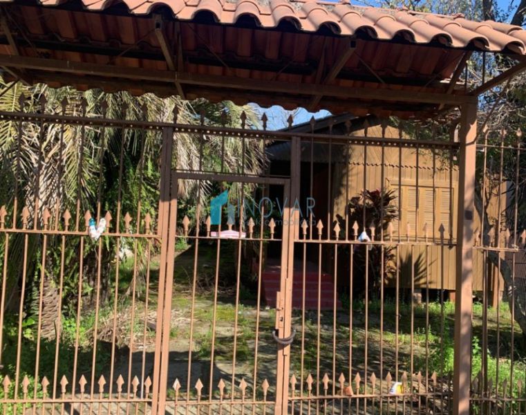 Casa 2 dormitórios no bairro Niterói - 