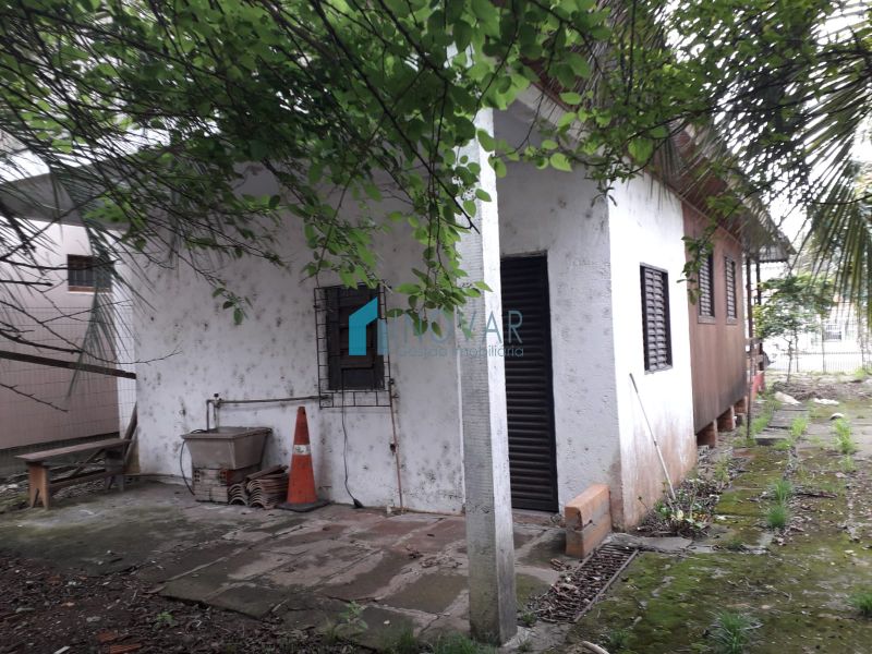 Casa 2 dormitórios no bairro Niterói