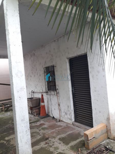 Casa 2 dormitórios no bairro Niterói