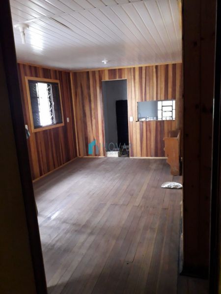Casa 2 dormitórios no bairro Niterói