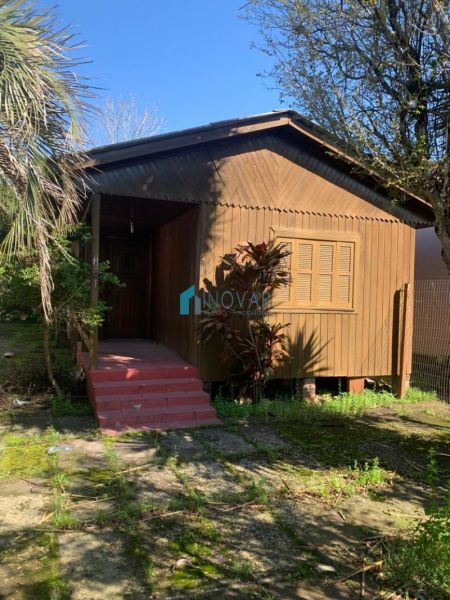 Casa 2 dormitórios no bairro Niterói