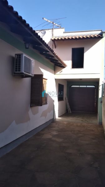 Casa 3 dormitórios no bairro Niterói