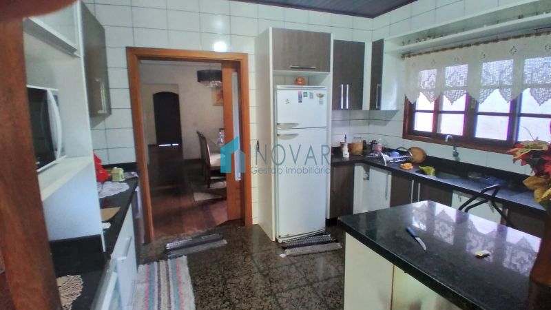 Casa 3 dormitórios no bairro Niterói