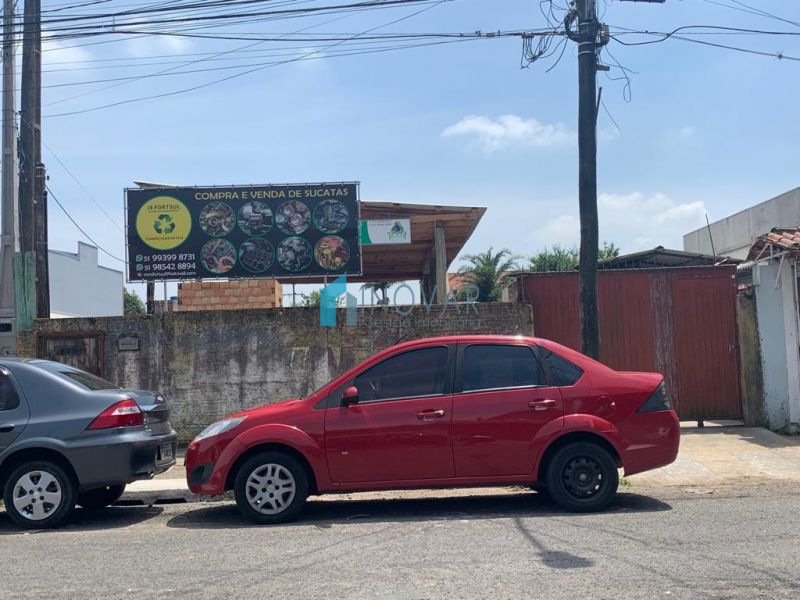 Casa 3 dormitórios no bairro Niterói