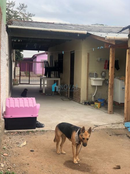 Casa 2 dormitórios no bairro Mathias Velho