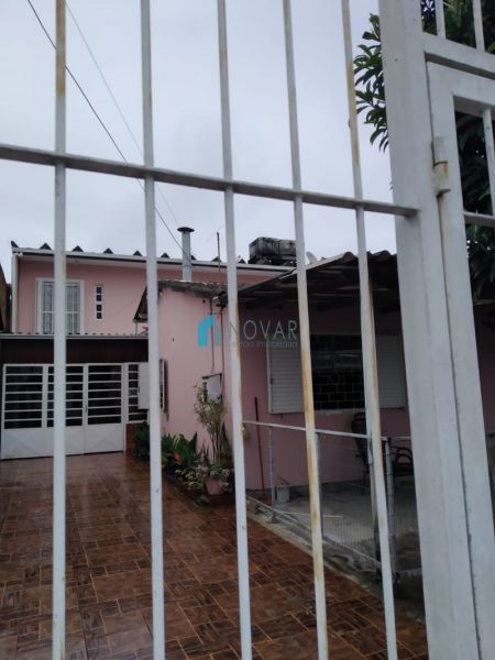 Casa 2 dormitórios no bairro Guajuviras