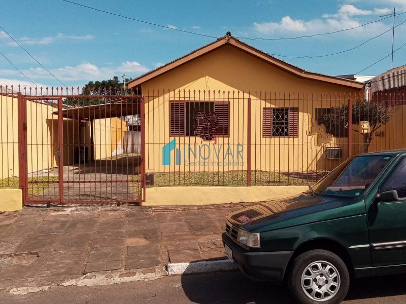 Casa 3 dormitórios no bairro Vila Igara - 