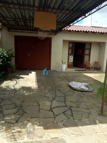 Casa 3 dormitórios no bairro Niterói - 