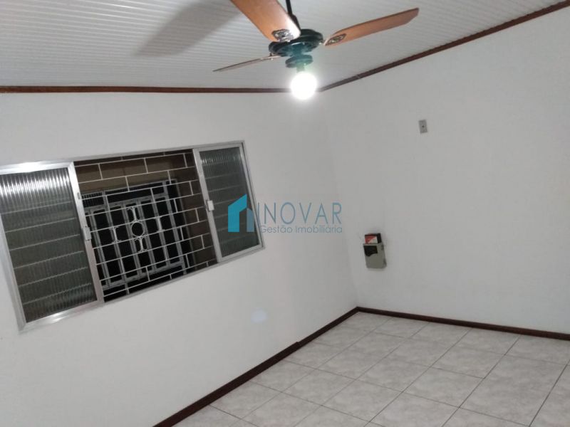 Casa 2 dormitórios no bairro Niterói