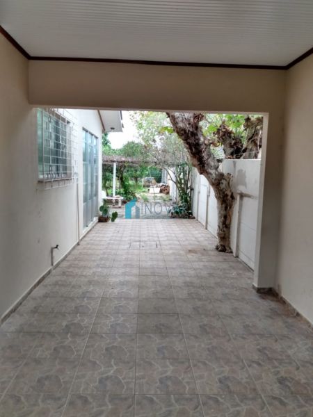 Casa 2 dormitórios no bairro Niterói