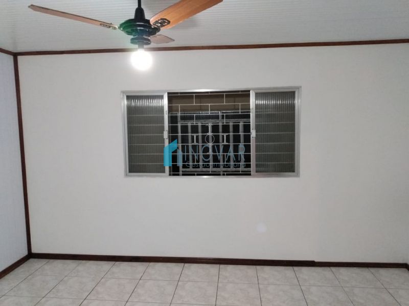 Casa 2 dormitórios no bairro Niterói