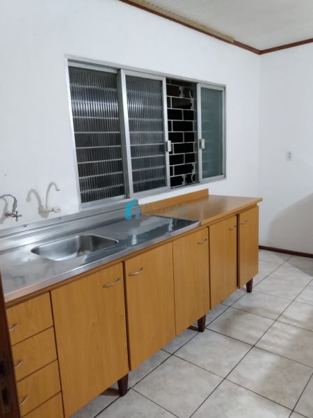 Casa 2 dormitórios no bairro Niterói