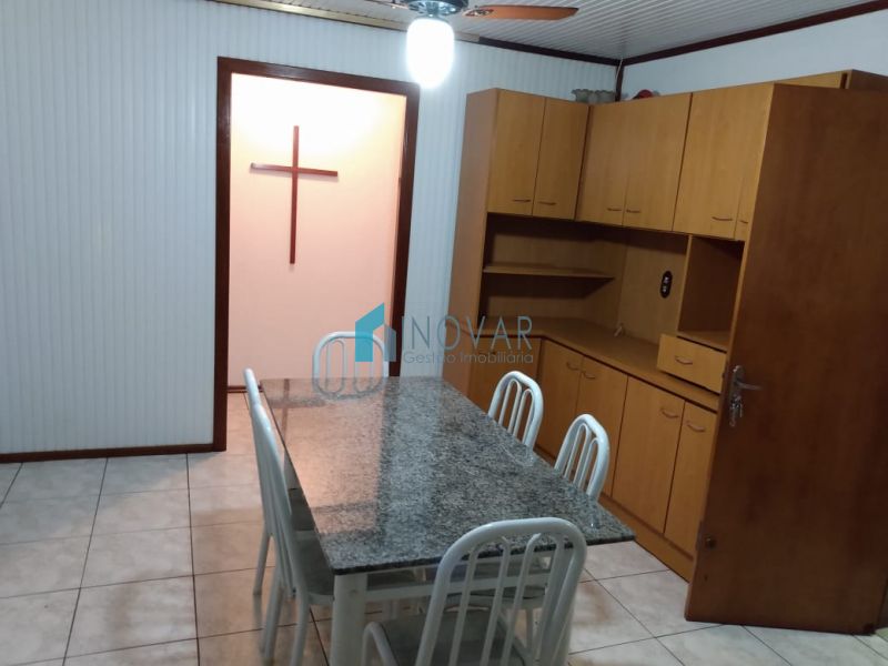 Casa 2 dormitórios no bairro Niterói