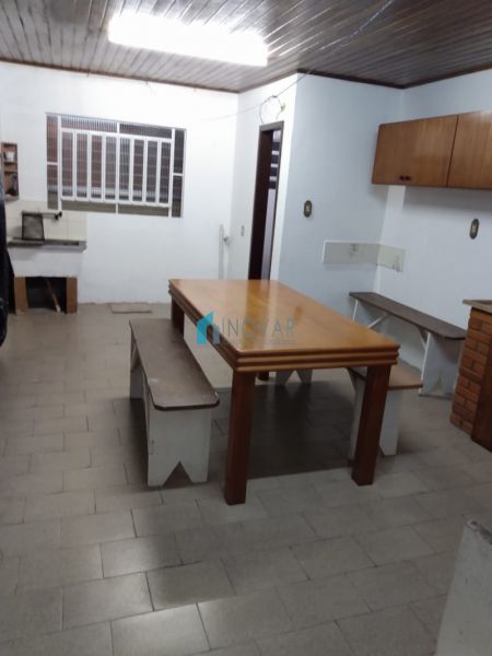 Casa 2 dormitórios no bairro Niterói
