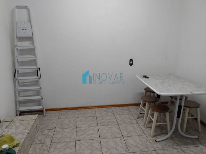Casa 2 dormitórios no bairro Niterói