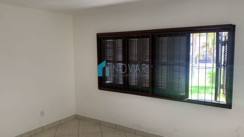 Casa 3 dormit&oacute;rios no bairro Niterói