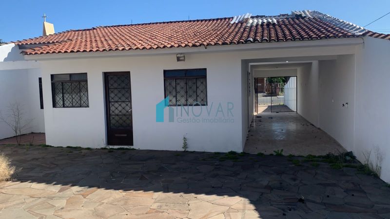 Casa 3 dormit&oacute;rios no bairro Niterói