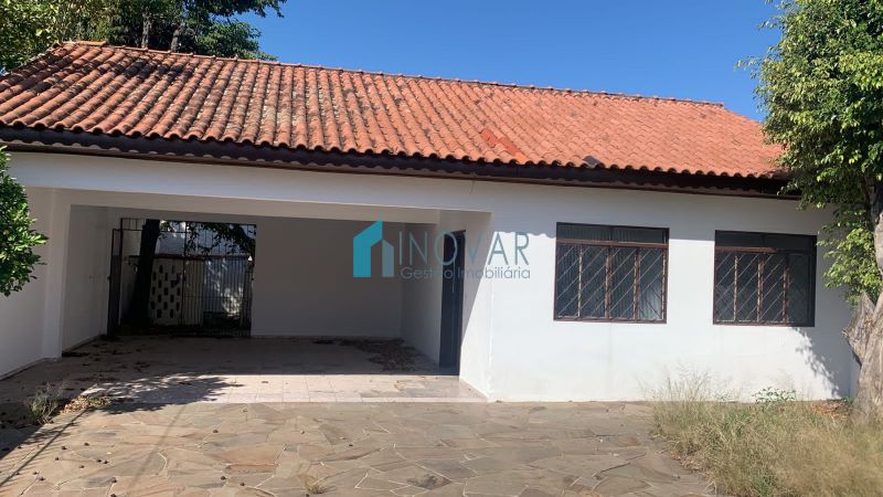 Casa 3 dormit&oacute;rios no bairro Niterói