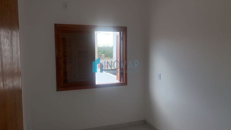 Casa 2 dormitórios no bairro Olaria