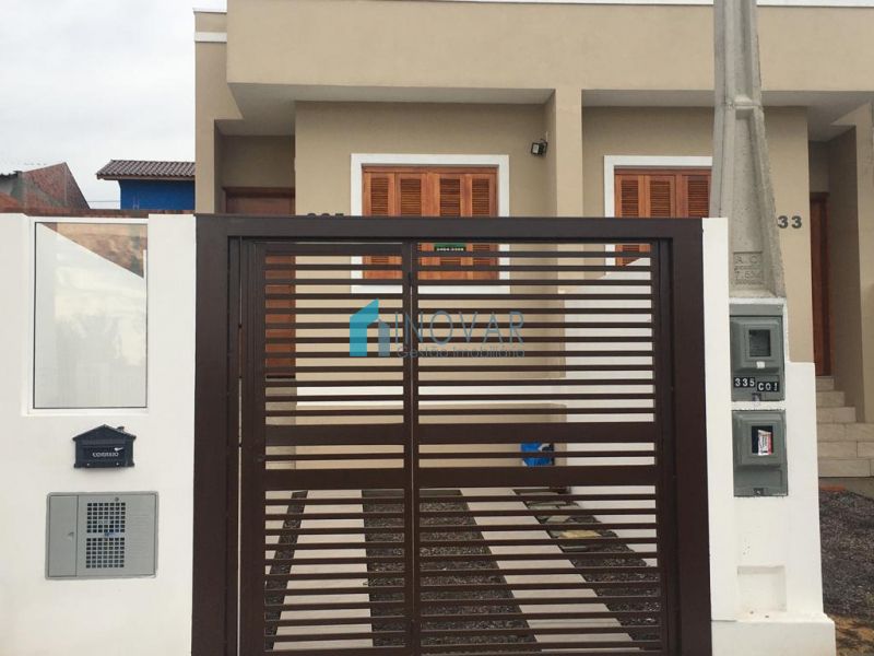 Casa 2 dormitórios no bairro Olaria