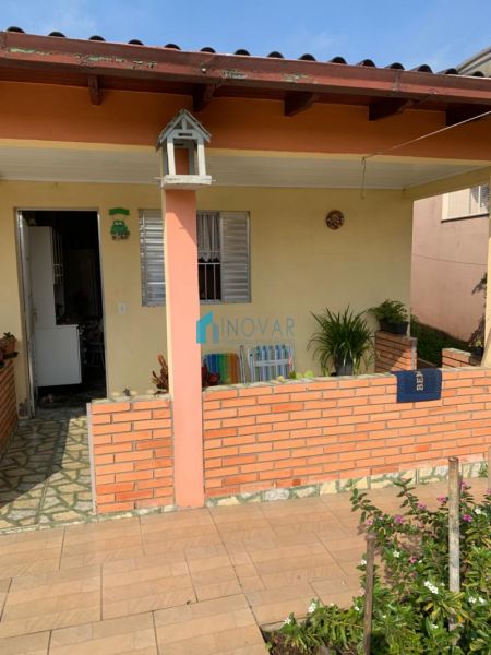 Casa 4 dormitórios no bairro Niterói