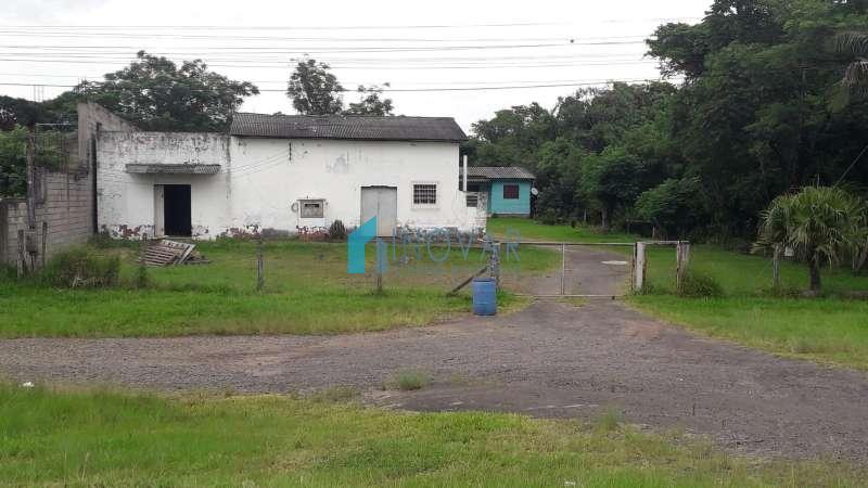 Casa 2 dormitórios no bairro Berto Círio