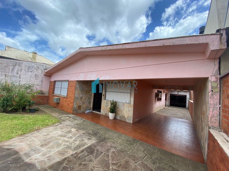 Casa 4 dormitórios no bairro Niterói