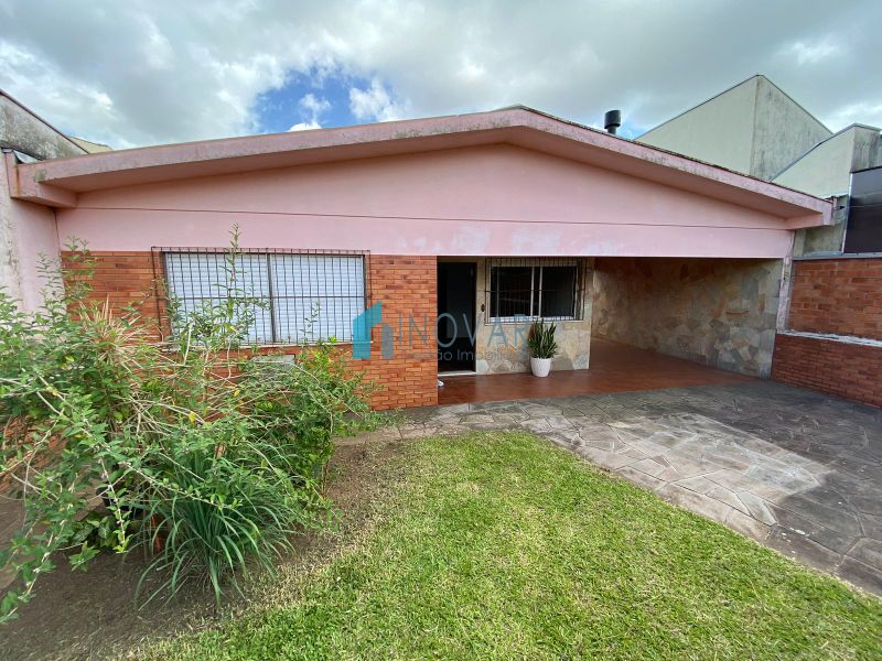 Casa 4 dormitórios no bairro Niterói