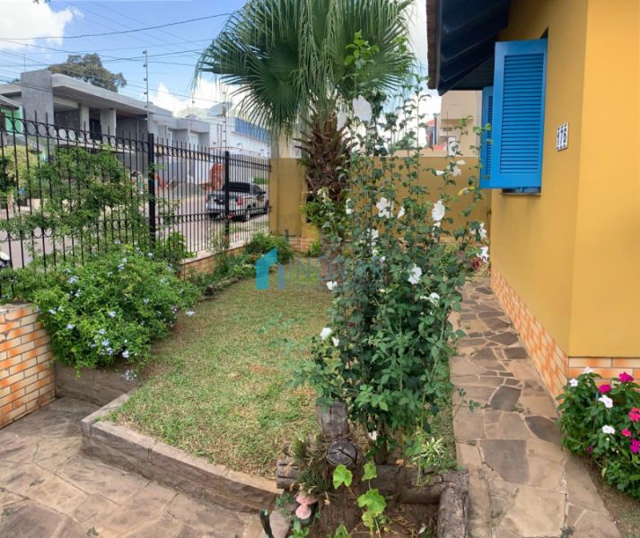 Casa 3 dormitórios no bairro São José